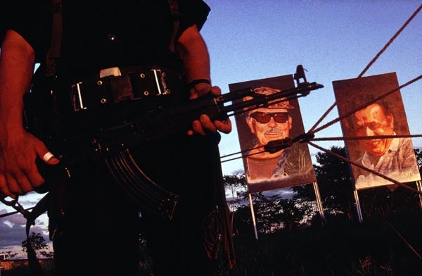 ni&ntilde;os combatientes