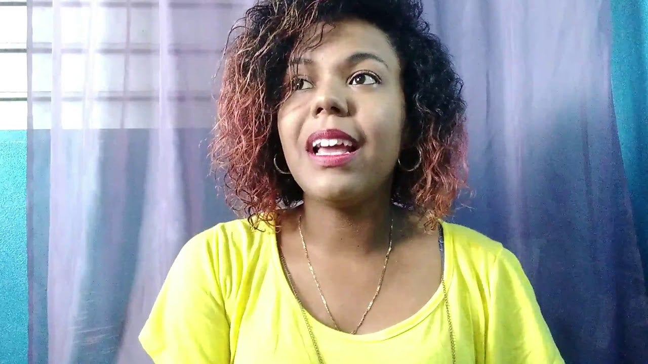 Screenshot from a video showing Ruhama Fernández. 