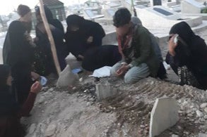 202205asia_afghanistan_gravesite