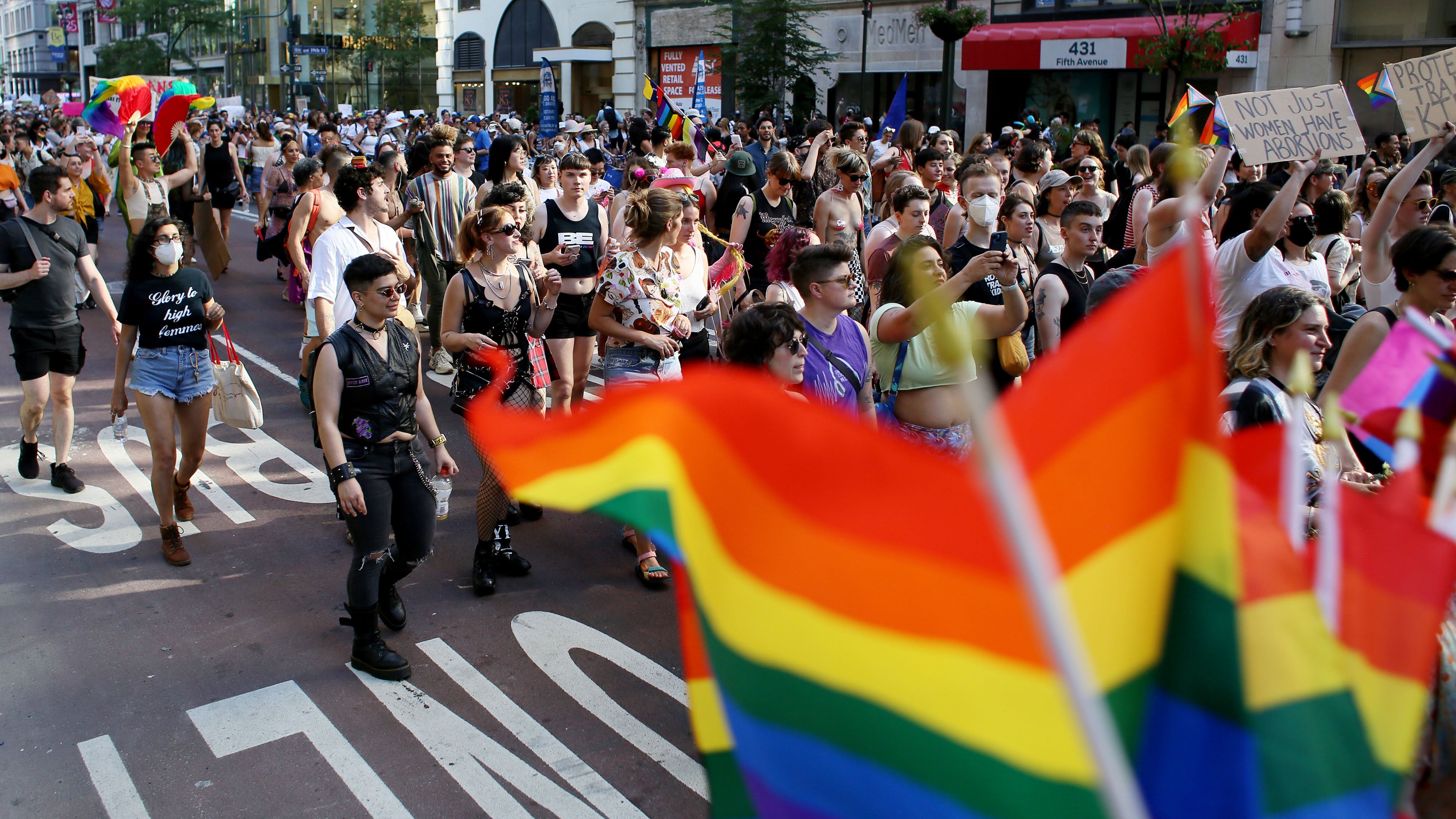 202206lgbt_us_nyc_dykemarch