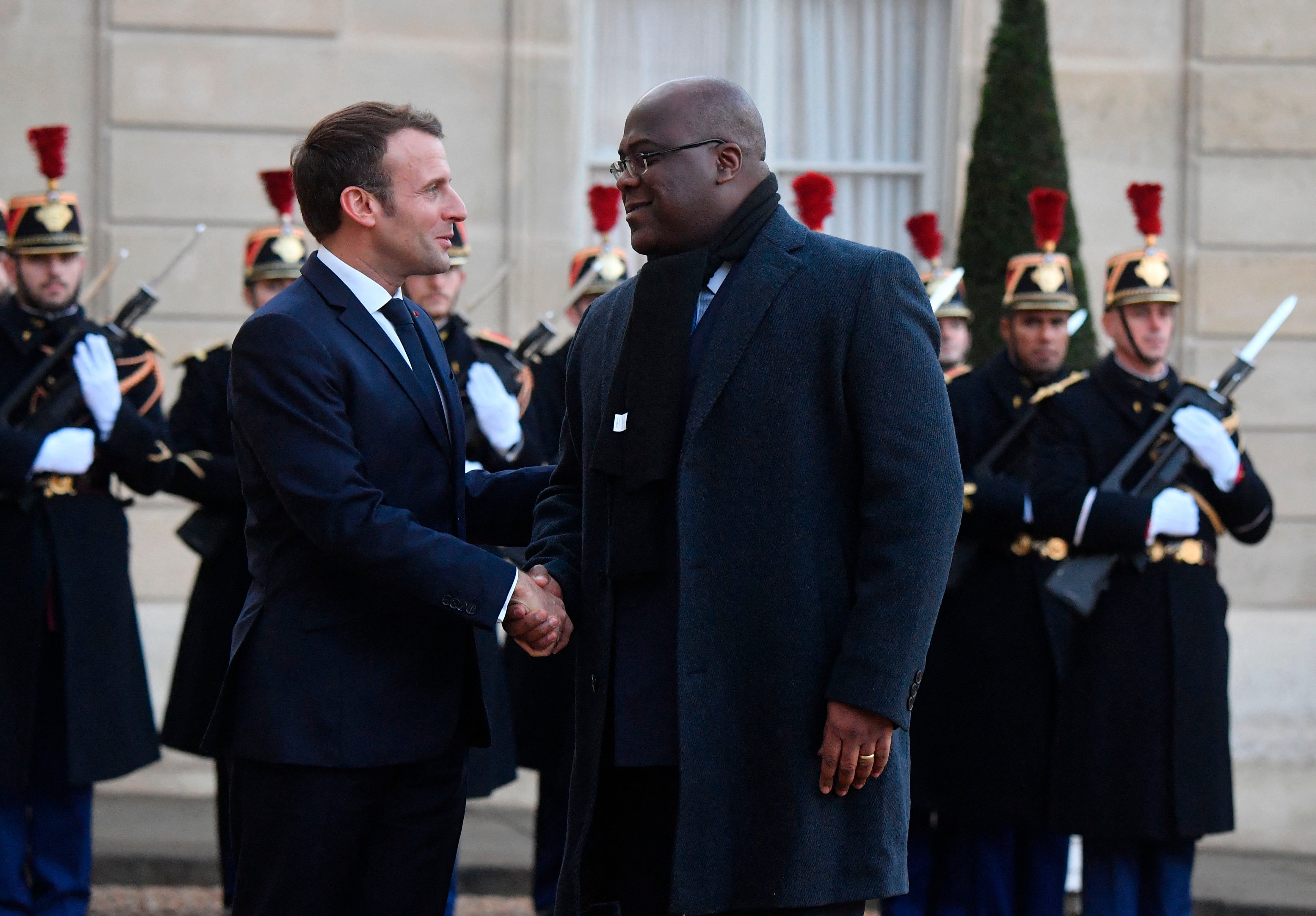 Le président français Emmanuel Macron et le président de la RD Congo Félix Tshisekedi au palais présidentiel de l'Élysée à Paris, le 12 novembre 2019.