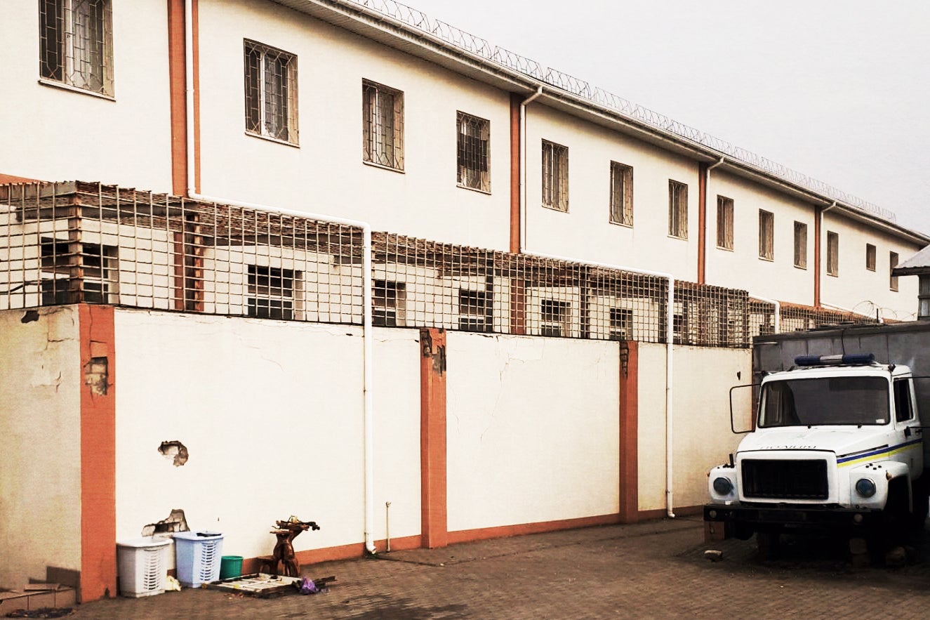 Приміщення слідчого ізолятора на вулиці Теплоенергетиків в Херсоні, Україна, що використовувався російськими військами для катування цивільних. 