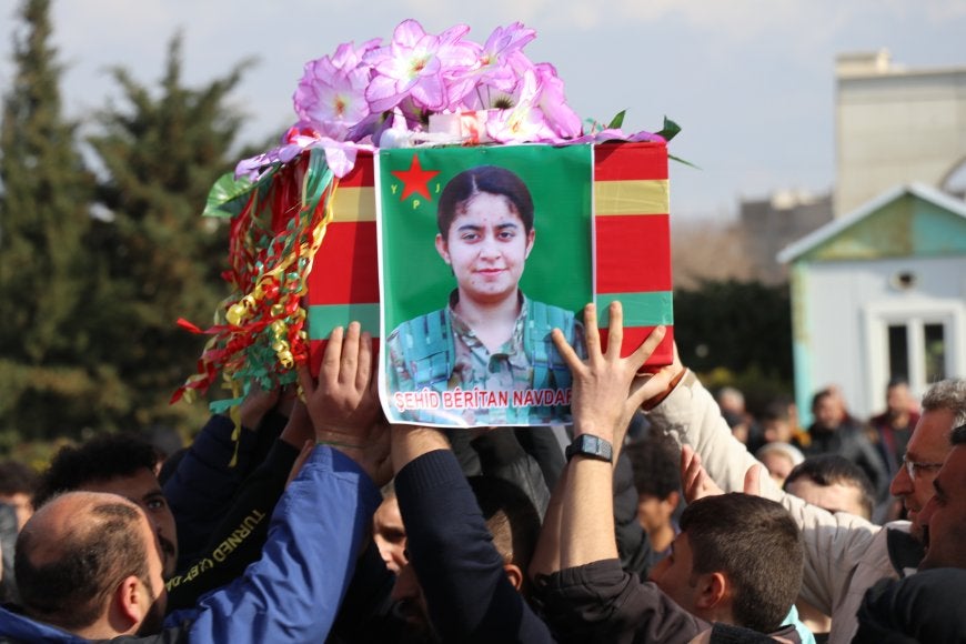 Hundreds gathered in Amuda for the funeral of Ronahi Ibrahim, known by her nom de guerre Beritan Navdar, who joined the Revolutionary Youth group in 2021 at age 14 and was killed in January 2024 at age 17 while serving as a fighter with the Women’s Protection Units (YPJ). 