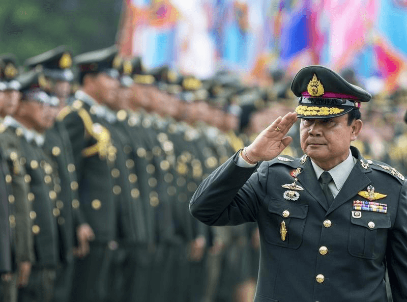 ประเทศไทย: ยกเลิกการสั่งพักการออกอากาศของสถานีโทรทัศน์ที่วิพากษ์วิจารณ์กองทัพ - Thailand: Drop Suspension on TV Station for Criticizing Army 20170413