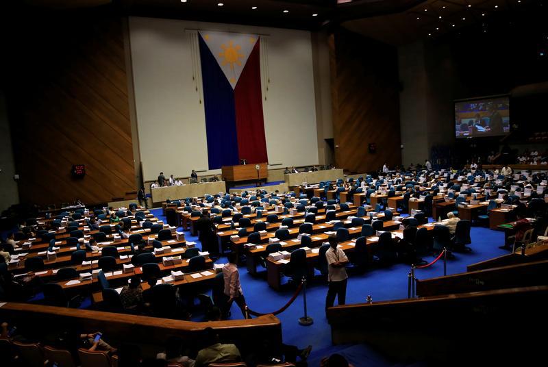 Members of the Philippine Congress attend the third and final reading of the death penalty bill inside the House of the Representatives in Quezon city, metro Manila, Philippines March 7, 2017.