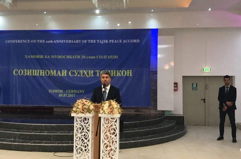 1.	Islamic Renaissance Party of Tajikistan (IRPT) chairman Muhiddin Kabiri addresses a conference attended by Tajikistani opposition activists in Dortmund, Germany on July 9, 2017. 