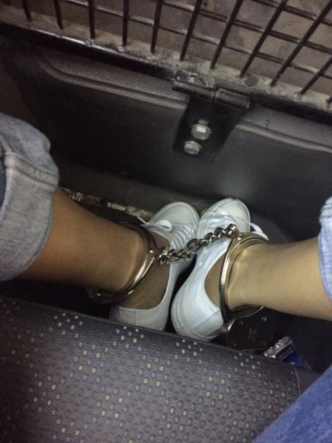 نور كيستينا فيتريا إبراهيم، امرأة متحولة من سنغافورة، اعتقلت في أبو ظبي يوم 9 أغسطس/آب 2017 بتهم تتعلق بـ "التنكر بزي امرأة". © نور كيستينا فيتريا إبراهيم 