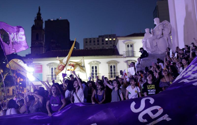 Protesters demonstrate against Brazil's congressional move to criminalize all cases of abortion, including cases of rape and where the mother's life is in danger, in Rio de Janeiro, Brazil November 13, 2017.
