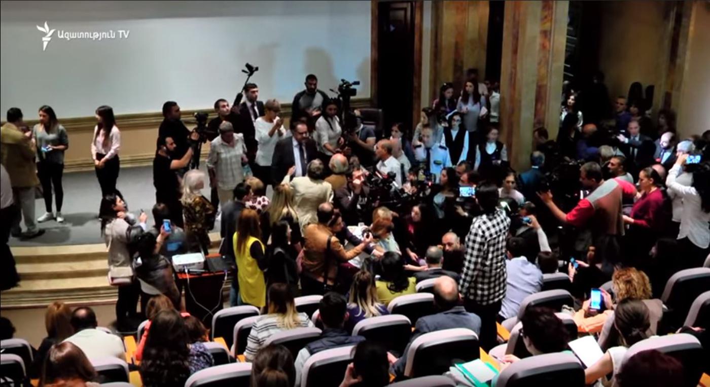 Public debate on the law on violence in the family, passed in December 2017. 