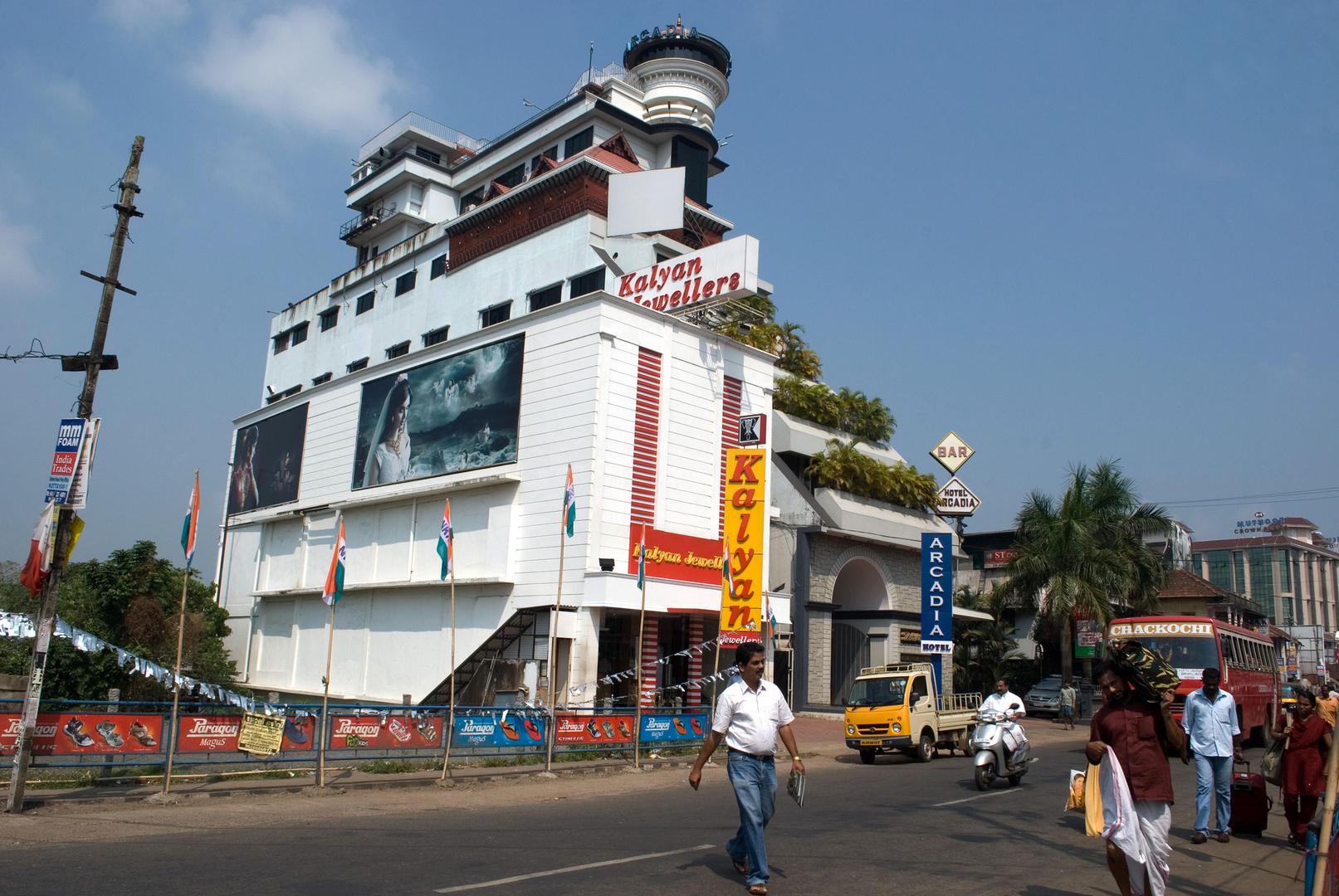 Kalyan Jewellers shop, Kerala, India, May 2011. © 2011/Alamy
