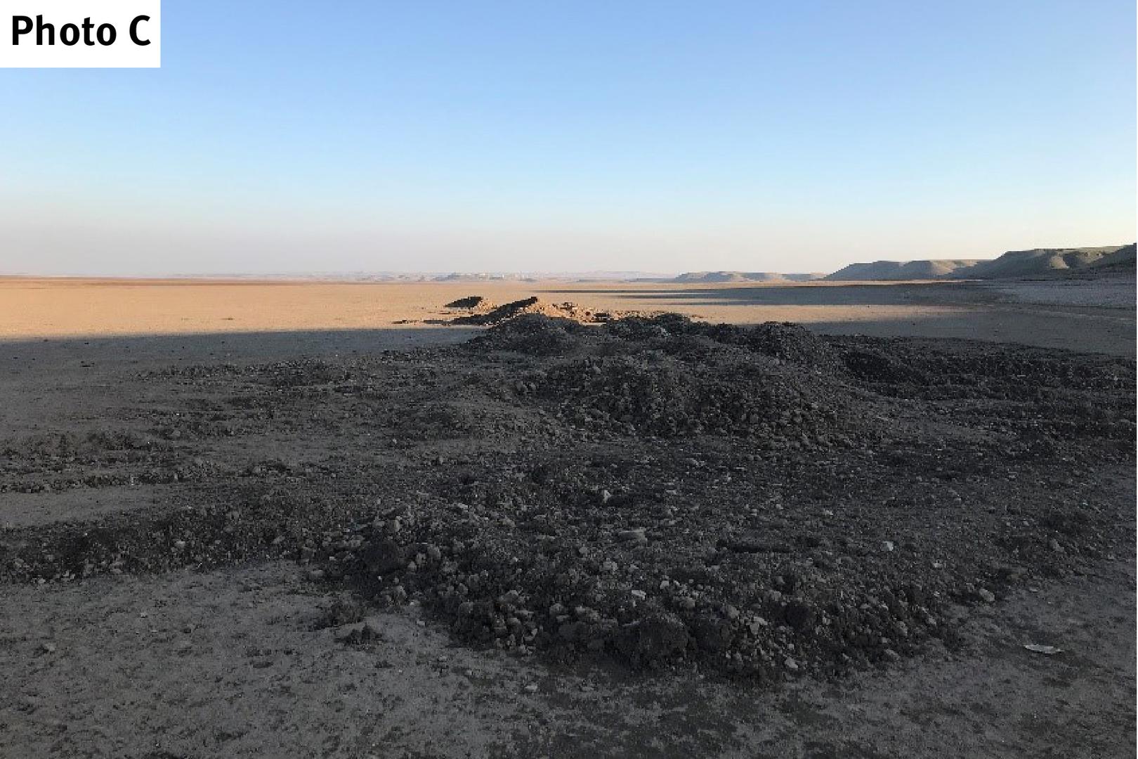 شوێنی گۆڕی به‌ كۆمه‌ڵ له‌ نزیك گووندی باردیه‌ كه‌ هیومان ڕایتس ۆوچ له‌ ٣٠ كانوونی دووه‌م سه‌ردانی كردووه‌. © 2018 Belkis Wille/Human Rights Watch    