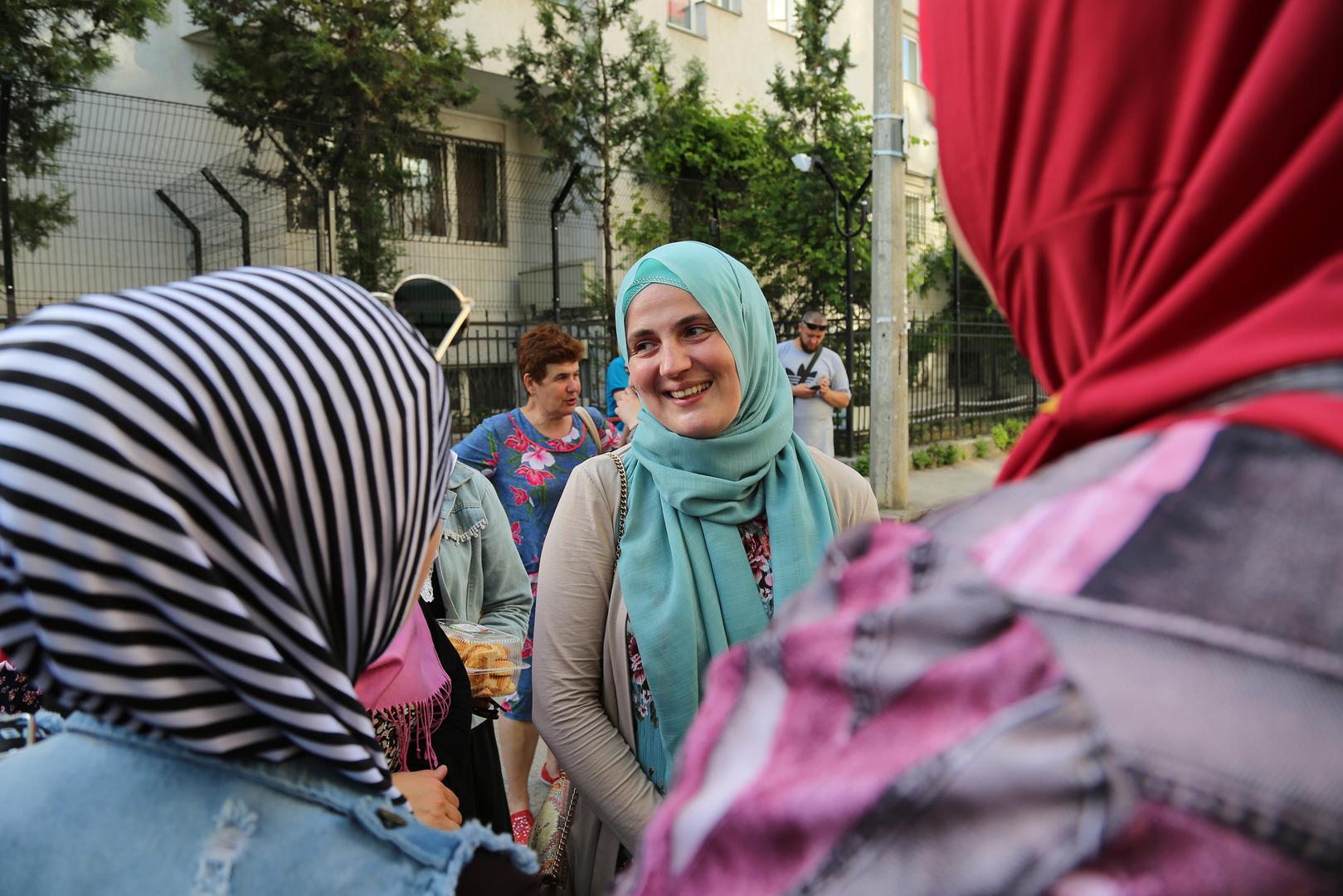 Mumine Saliyeva outside the courthouse in Simferopol on May 30, 2019