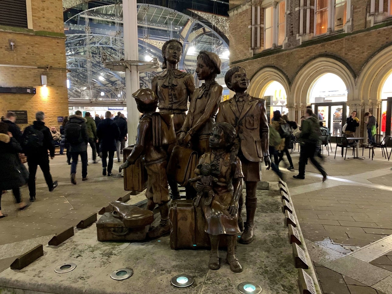 Kindertransport Statue