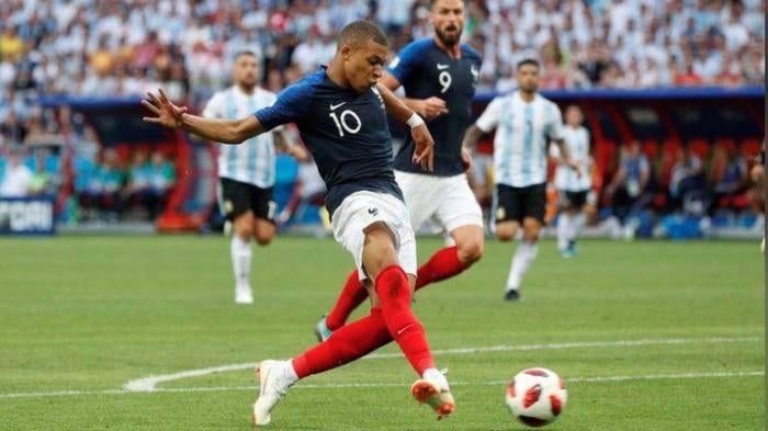 Kylian Mbappé, membre de l'équipe de France, lors du match contre l'Argentine en huitièmes de finale de la Coupe du monde de football, à Kazan, en Russie, le 30 juin 2018.