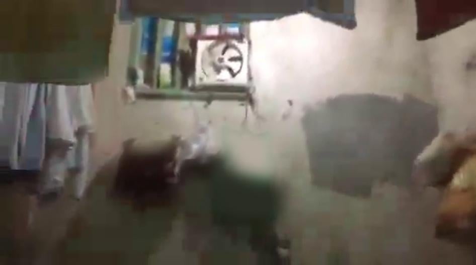 زنزانة في سجن العقرب قبل التغييرات الأخيرة. تم حجب التفاصيل التعريفية.