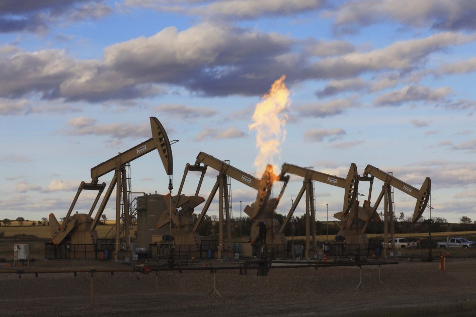 Pumpjacks at an oil well site near Epping, N.D., Oct. 1, 2018. © 2018 Jim Wilson/The New York Times/GDA via AP Images