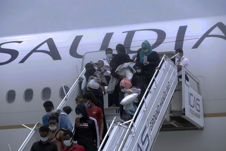 Ethiopian migrants returned from Saudi Arabia arrive at Bole International Airport in Addis Ababa, Ethiopia on July 7, 2021. © 2021 Minasse Wondimu Hailu/Anadolu Agency via Getty Images
