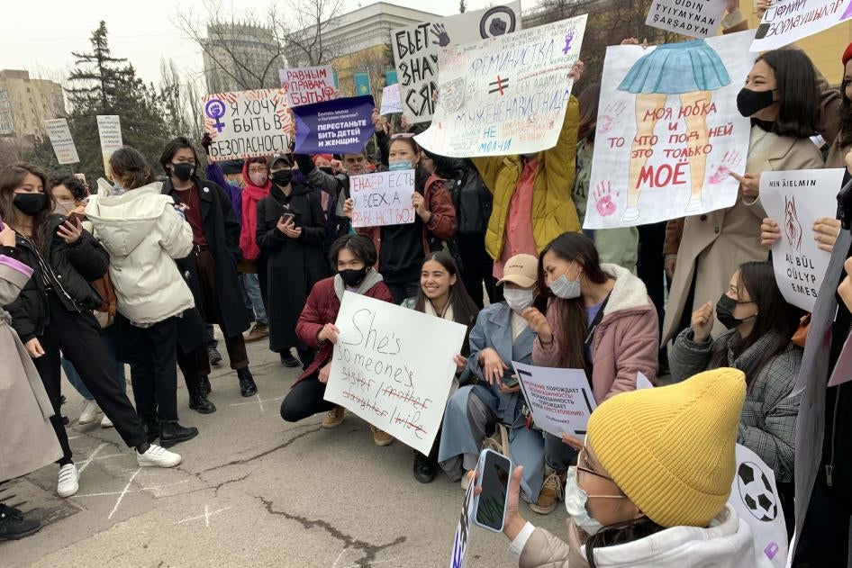 Марш в честь Международного женского дня в Алматы, Казахстан, 8 марта 2021 года.