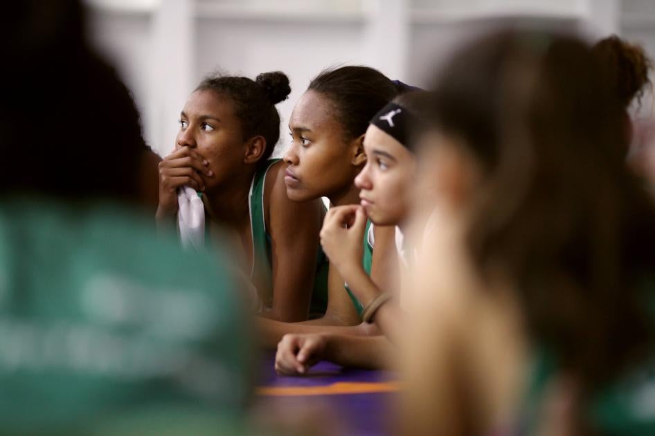 Adolescent girls in Brazil take part in a program where they receive information on sexual and reproductive health, learn to confront gender inequalities, and develop leadership skills, Rio de Janeiro, July 16, 2016. 