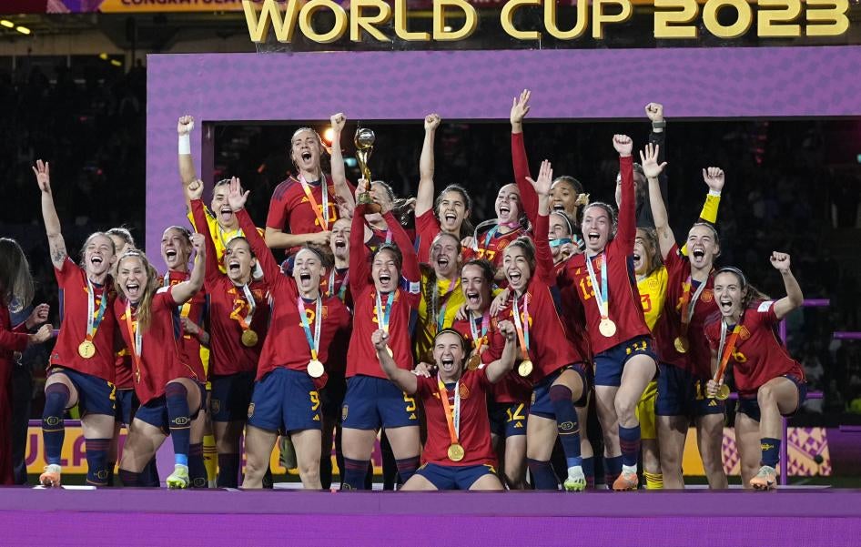  Spanish team with the World Cup trophy after winning the FIFA Women's World Cup, at the Olympic Stadium, Sydney, Australia, August 20, 2023. 