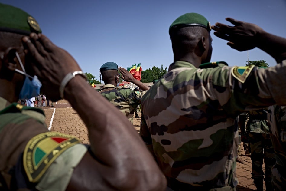 Des soldats des forces armées maliennes lors de la cérémonie du 60e anniversaire de l'indépendance du Mali à Bamako, le 22 septembre 2020.