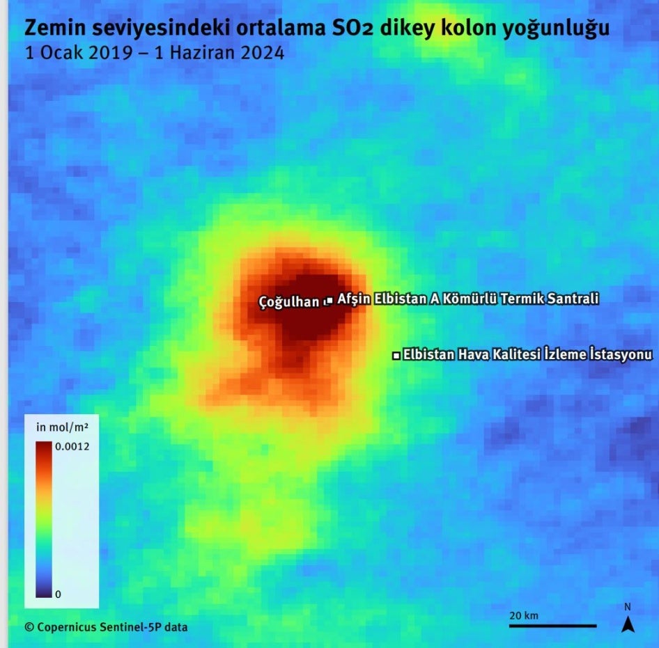 Afşin-Elbistan kömürlü termik santrali A çevresinde 1 Ocak 2019'dan 1 Haziran 2024'e kadar ortalama SO2 konsantrasyonu haritası, santralin yakın çevresinde, 22 km uzaklıktaki Elbistan'daki en yakın izleme istasyonuna göre önemli ölçüde daha yüksek seviyeler gösteriyor. Veriler © Copernicus Sentinel-5P Google Earth Engine ile işlenmiştir.