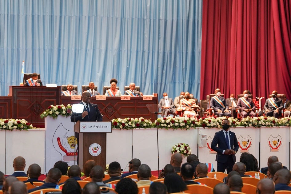 Le président Félix Tshisekedi donne son discours annuel sur l'état de la nation devant le parlement réuni en congrès à Kinshasa, en Republique démocratique du Congo, le 13 décembre 2021.