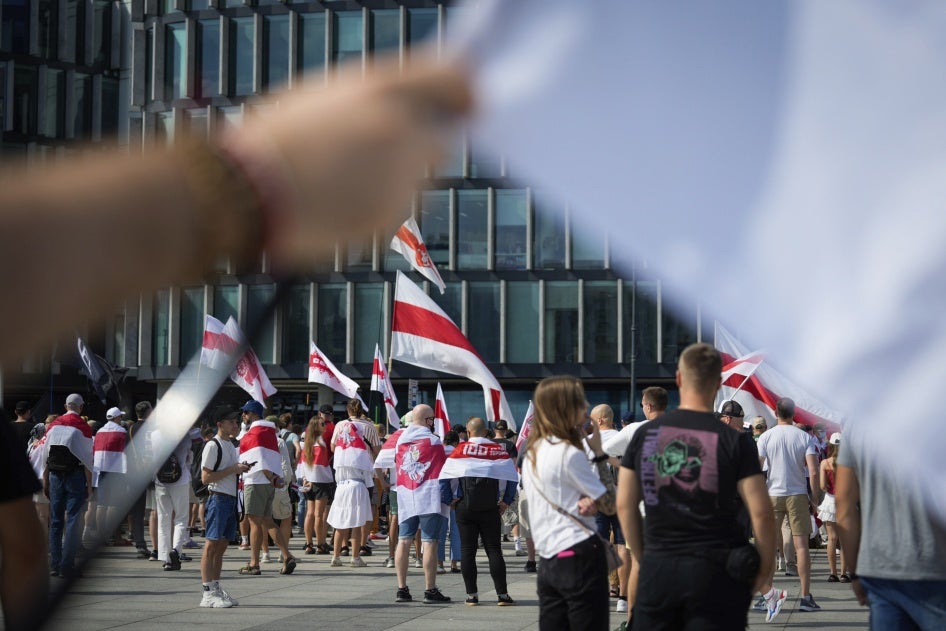 Протест в поддержку белорусского движения за независимость в Варшаве, Польша, 9 августа 2025 года.