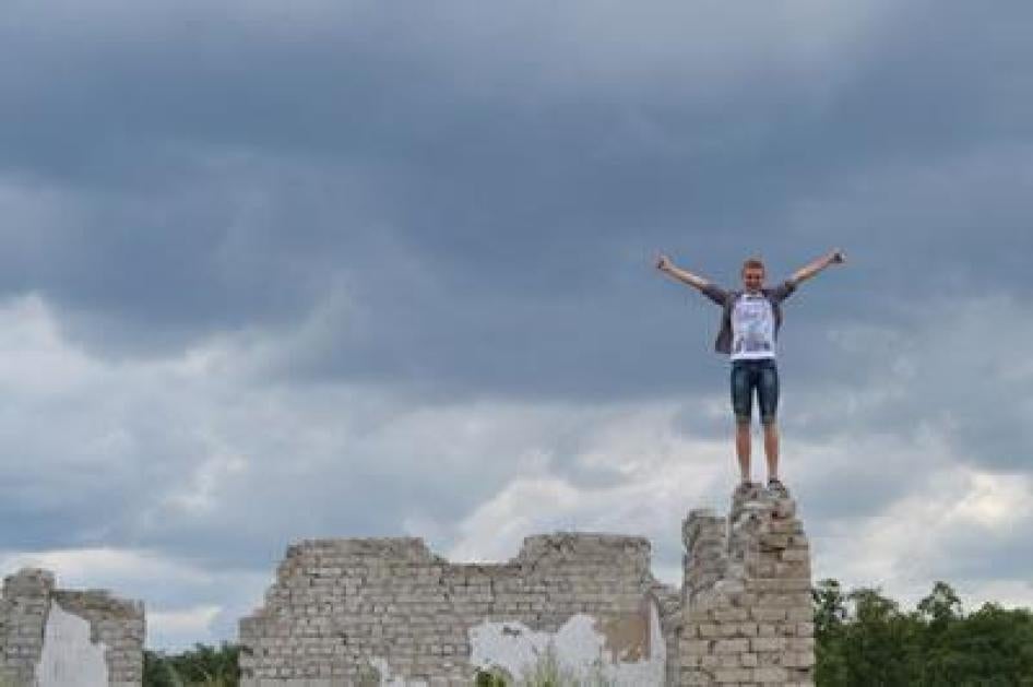 The photo was taken at the Voronezh camp “South,” the 2012 site of a gathering of political activists and civic activists. 