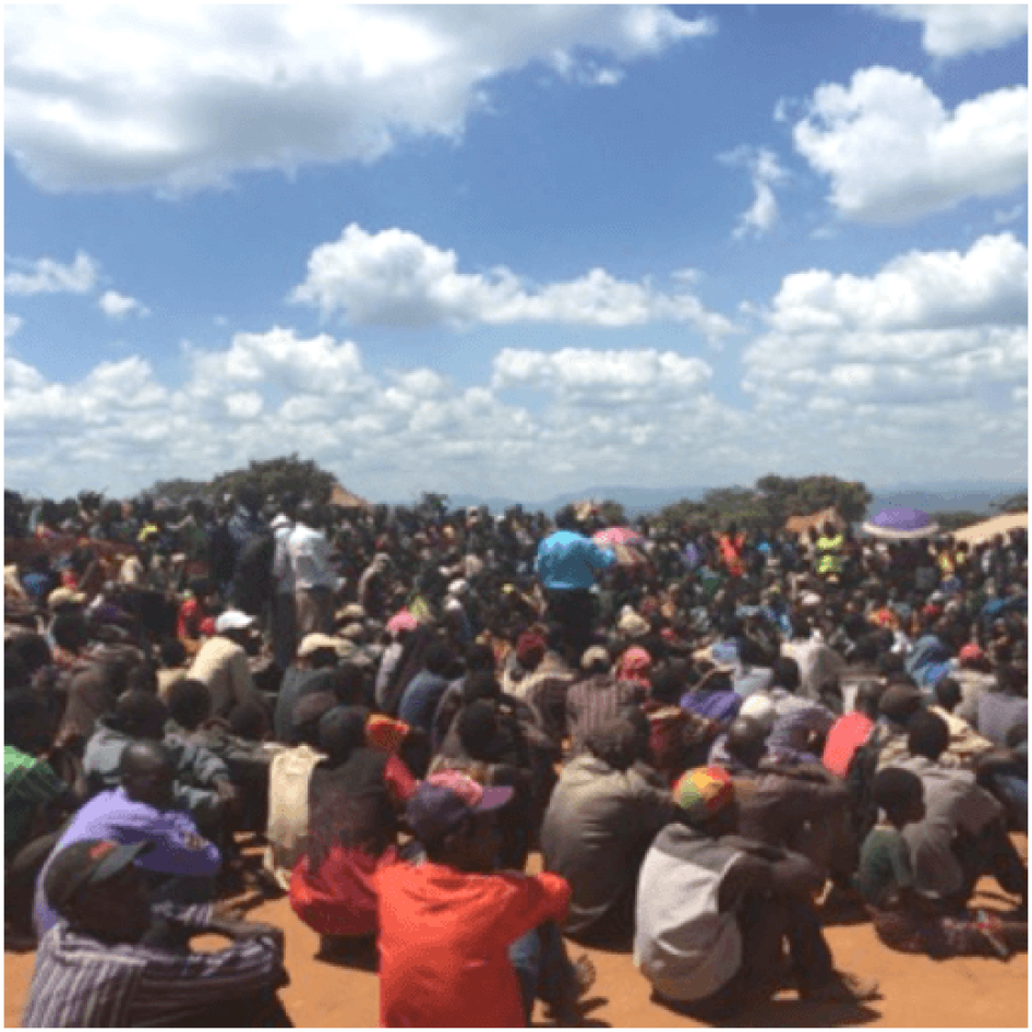 O campo sobrelotado é de difícil acesso e, aquando da visita da Human Rights Watch, dispunha apenas de dois poços de furo e quatro latrinas de fossa para atender às necessidades do número crescente de residentes. 