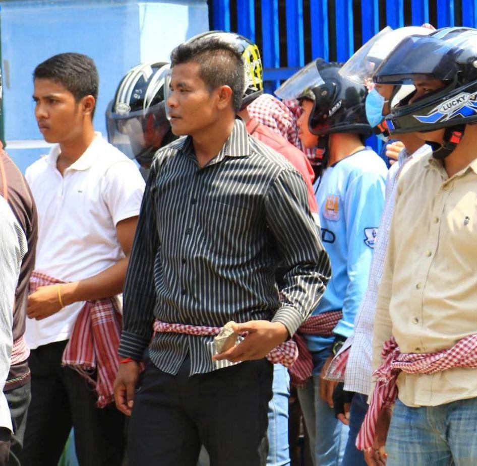  Demonstrators outside Kem Sokha’s residence. Source: human rights monitor.