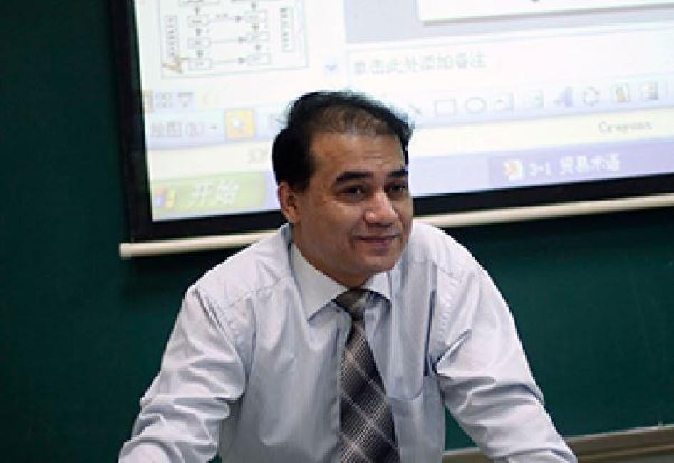 L’universitaire ouïghour chinois Ilham Tohti, lors d’une conférence à l'Université centrale des minorités à Pékin en 2009. Défenseur des droits de la minorité ouïghoure, il a été condamné en janvier 2014 à la prison à perpétuité par les autorités chinoise
