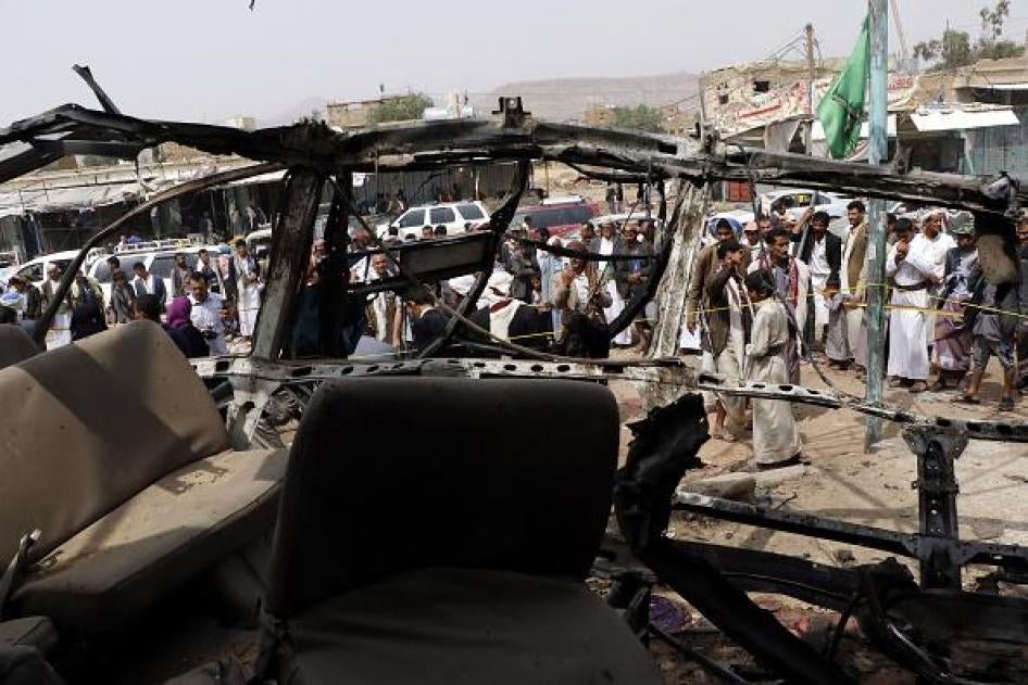 201808middleeast_yemen_saudi_airstrike_bus
