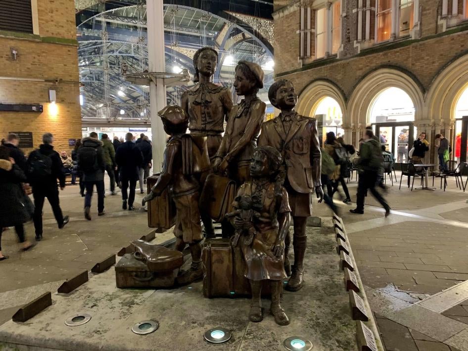 Kindertransport Statue