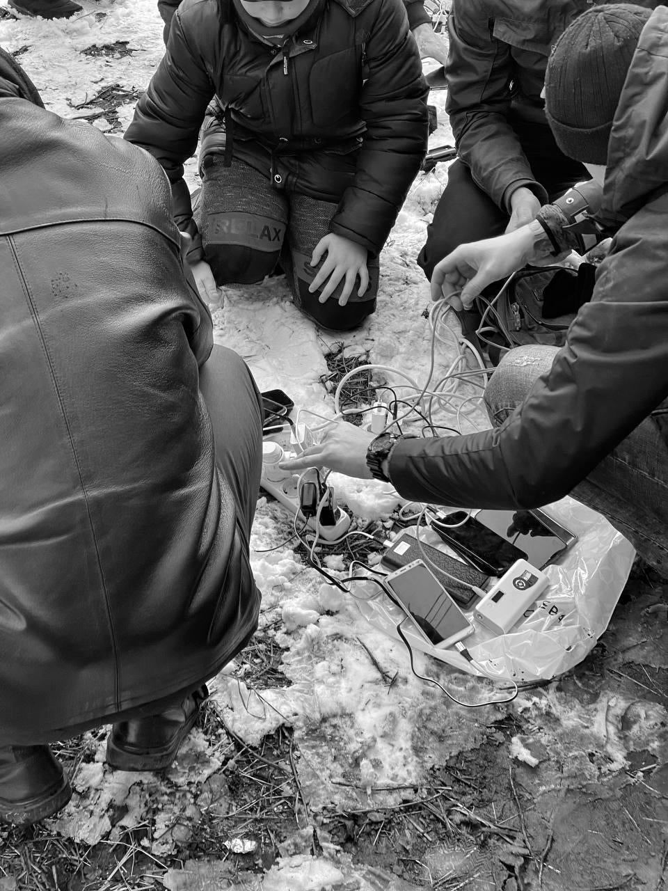 People in Mariupol living without electricity for days