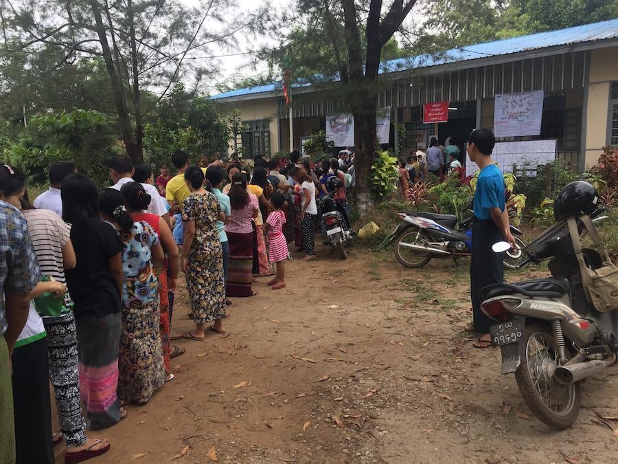 Early voters in Moulmein, including many first timers. Total voting time at three stations at 7 a.m. was around 30 minutes. Some voters complained about confusion inside, but overall sense is one of excitement.