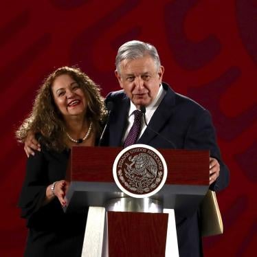 El presidente Andrés Manuel López Obrador y Sanjuana Martínez, directora de Notimex, durante la conferencia matutina del viernes 19 de julio de 2019 en Palacio Nacional.