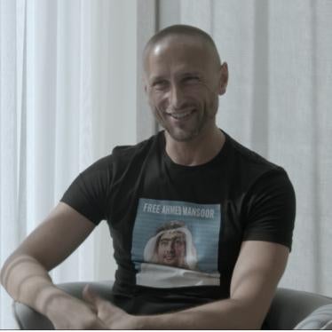 A photo of Artur smiling 