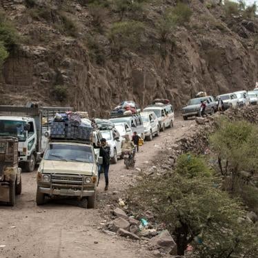 Traffic on a dangerous mountain road