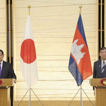 Japanese Prime Minister Shigeru Ishiba (R) and Cambodian Prime Minister Hun Manet attend a news conference after a bilateral talk at the Prime Minister's Office in Tokyo, May 30, 2025. 