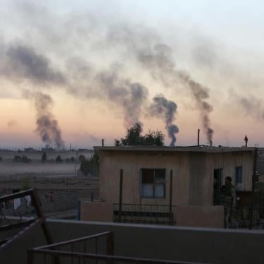 Smoke rises from clashes during a battle with Islamic State militants southeast of Mosul, Iraq on November 3, 2016. 