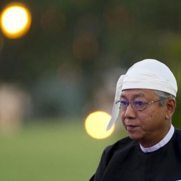 201801asia_burma_privacylaw Burma's President Htin Kyaw arrives for a dinner reception in Naypyitaw, Burma on March 30, 2016.