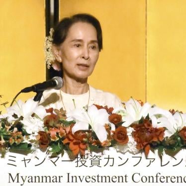Aung San Suu Kyi delivers a speech at an investment seminar organized by the Japan External Trade Organization in Tokyo on October 8, 2018. 