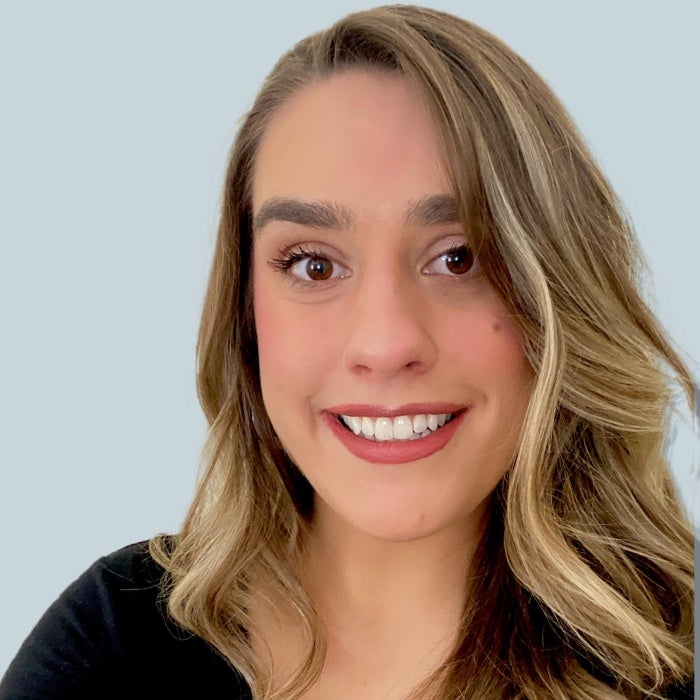 Victoria Strang headshot.